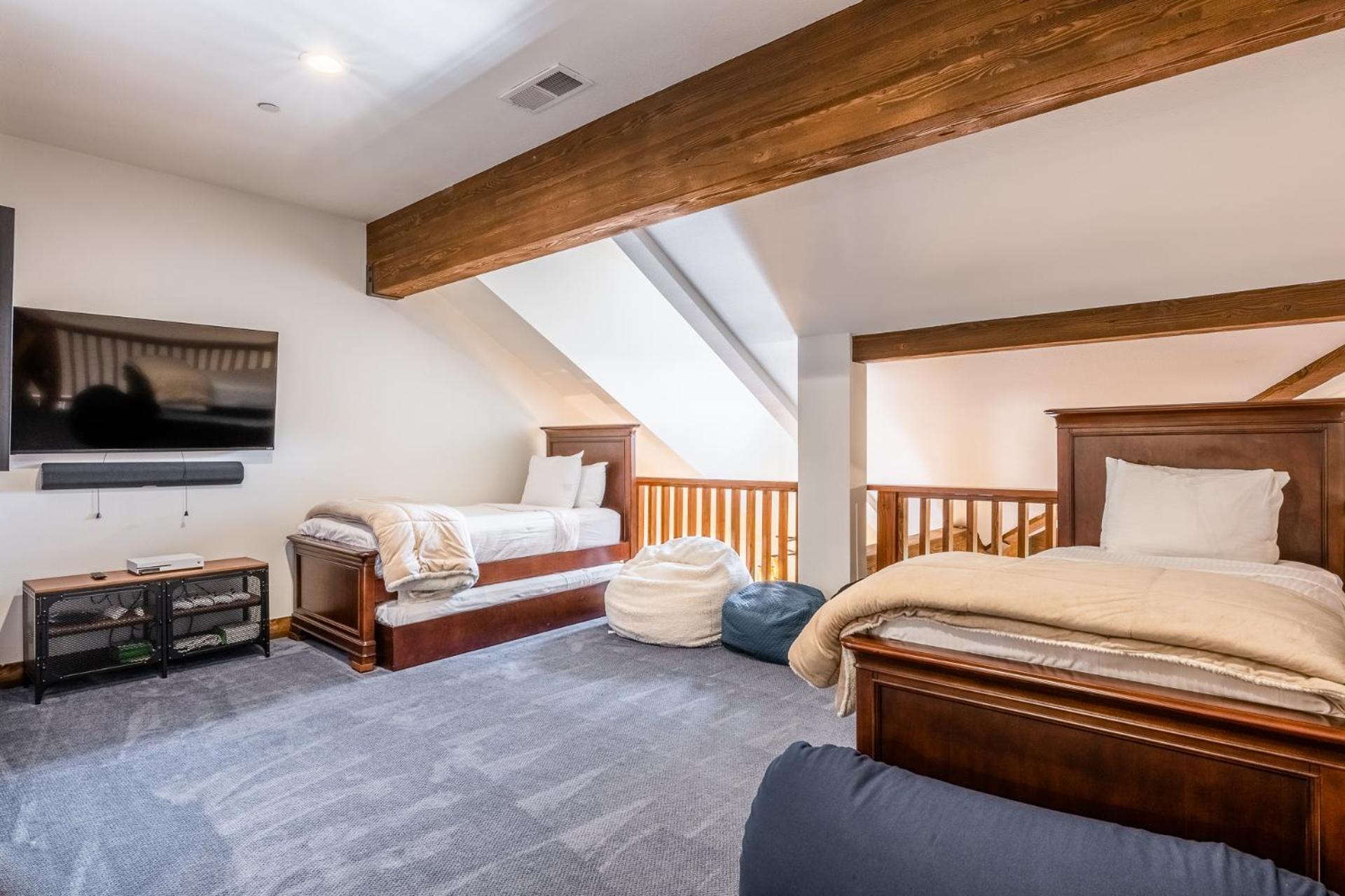 Juniper Springs Resort Mammoth Lakes Room photo